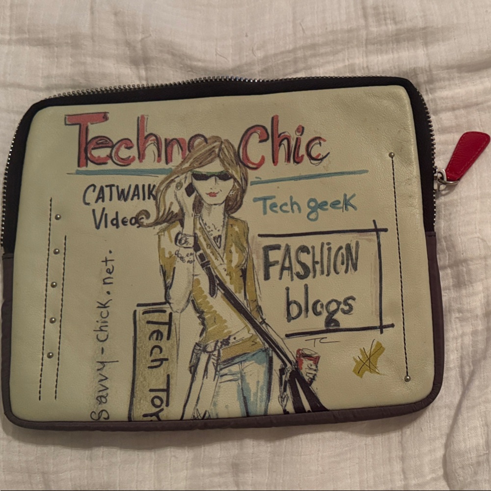 Brighton Fashionista Tablet Sleeve - Cream and Red